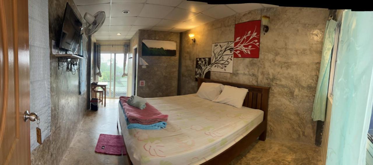 อีต่องโฮมสเตย์ Thong Pha Phum Exterior photo